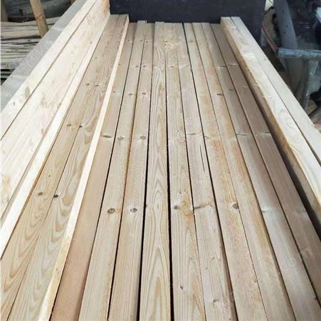 工地建筑木方价格 呈果木业耐磨白松工地建筑木方厂家自产自销