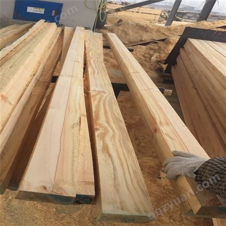 呈果木业 日照省心的建筑木方 松木木方 工地用工程木方批发 4x8木方